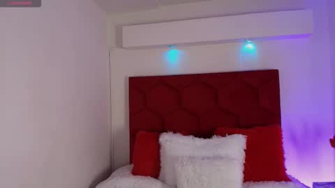 LORELI online show from 09-17-25, 03:19