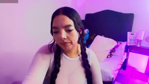 Snapshot of loren_44tits chatting on 05-10-26, 06:35 Loren online show from 05-10-26, 06:35