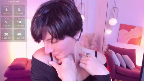 Snapshot of loren_daze chatting on 10-03-25, 02:25 Loren online show from 10-03-25, 02:25