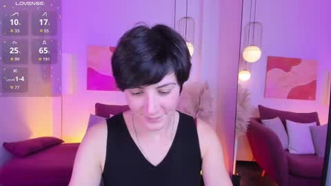 Snapshot of loren_daze chatting on 10-24-25, 02:35 Loren online show from 10-24-25, 02:35