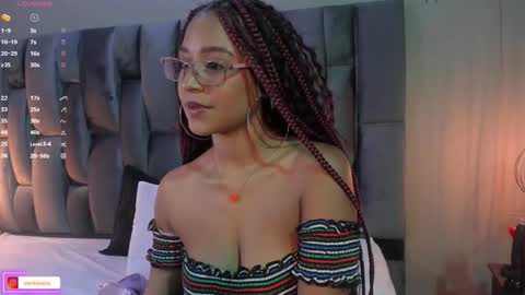 Lorena Vieira  online show from 02-22-25, 07:58