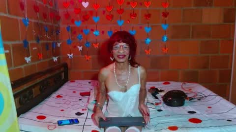 Snapshot of lorenacapelli chatting on 09-18-25, 12:23 Lorena Capelli online show from 09-18-25, 12:23