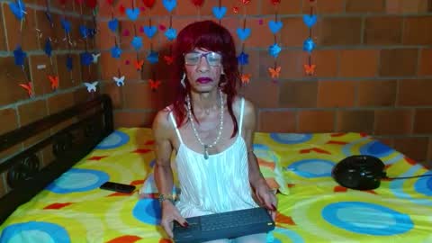 Snapshot of lorenacapelli chatting on 10-15-25, 11:43 Lorena Capelli online show from 10-15-25, 11:43