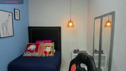 Snapshot of lorenadavies chatting on 12-30-24, 12:20 lorenadavies online show from 12-30-24, 12:20