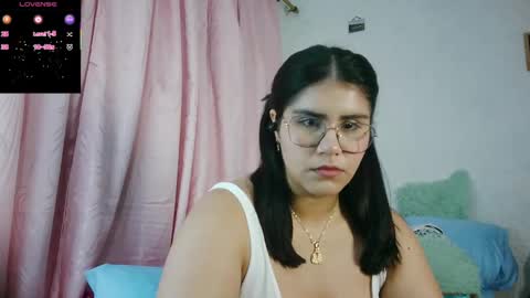 Snapshot of lorenasofia chatting on 09-12-25, 04:23 sofia online show from 09-12-25, 04:23