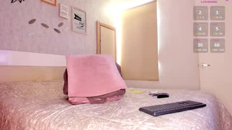 Snapshot of lorendolltsx chatting on 11-18-25, 06:23 Loren online show from 11-18-25, 06:23