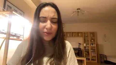 lorenrutty online show from 11-18-25, 07:13