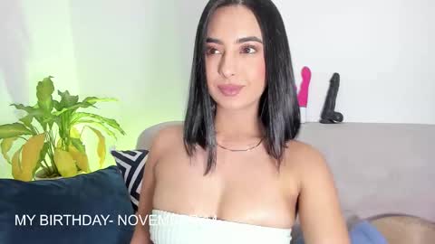 Snapshot of lorens_martin chatting on 11-10-25, 11:15 L O R E N online show from 11-10-25, 11:15