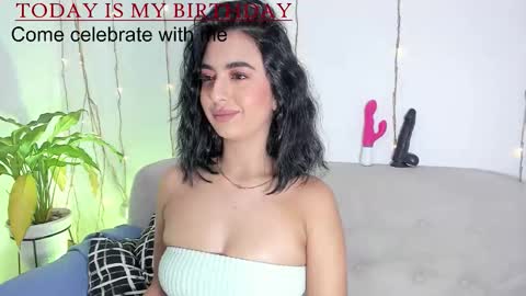 Snapshot of lorens_martin chatting on 12-03-25, 01:53 L O R E N online show from 12-03-25, 01:53