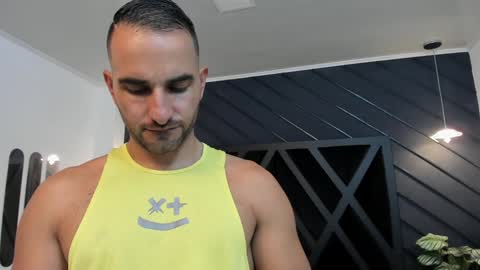  L O R E N Z O  Thumbs Up help  online show from 01-21-25, 05:30