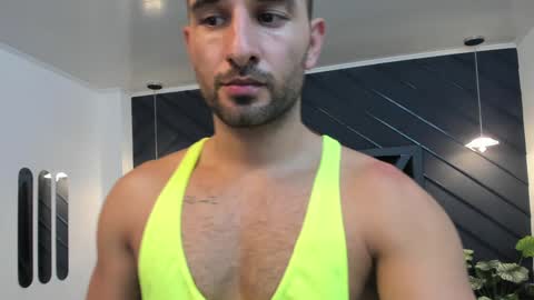  L O R E N Z O  Thumbs Up help  online show from 02-06-25, 06:02