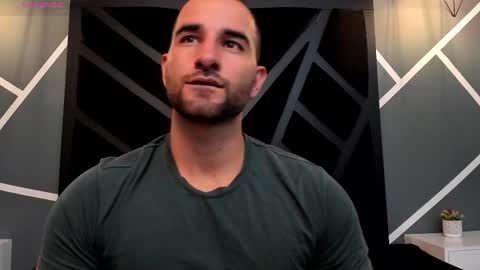  L O R E N Z O  Thumbs Up help  online show from 12-19-25, 04:03