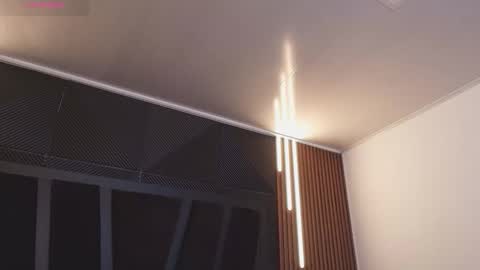  L O R E N Z O  Thumbs Up help  online show from 01-15-26, 05:49