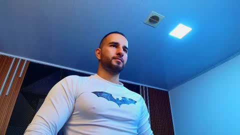 Snapshot of lorenzo_walker_ chatting on 04-25-26, 11:13 L O R E N Z O Thumbs Up help online show from 04-25-26, 11:13