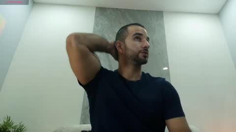 Snapshot of lorenzo_walker_ chatting on 05-29-26, 11:08 L O R E N Z O Thumbs Up help online show from 05-29-26, 11:08