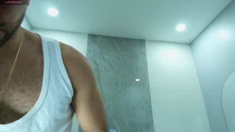 Snapshot of lorenzo_walker_ chatting on 06-08-26, 05:35 L O R E N Z O Thumbs Up help online show from 06-08-26, 05:35
