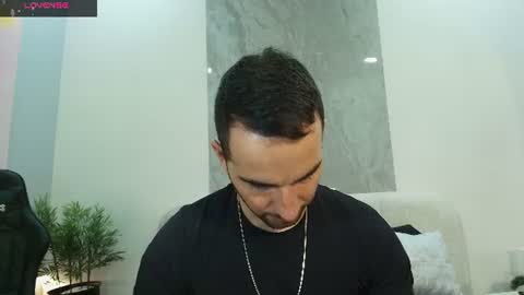 Snapshot of lorenzo_walker_ chatting on 06-26-26, 05:39 L O R E N Z O Thumbs Up help online show from 06-26-26, 05:39