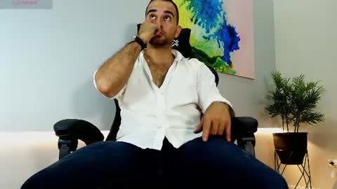 Snapshot of lorenzo_walker_ chatting on 07-08-26, 06:12 L O R E N Z O Thumbs Up help online show from 07-08-26, 06:12