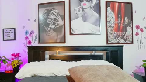 loretahorny online show from 03-25-26, 01:39