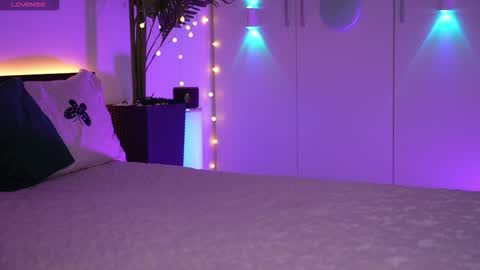 Snapshot of lorettelorenaa chatting on 12-16-25, 08:03 LoretteLorena online show from 12-16-25, 08:03