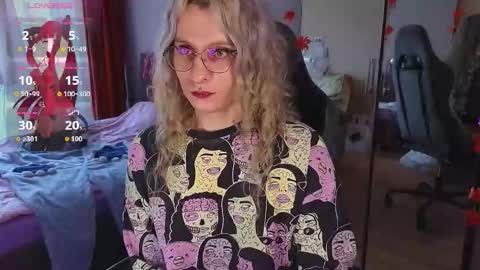 Lori -----------------------------------    online show from 09-19-25, 03:24