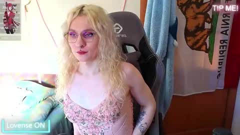 Lori -----------------------------------    online show from 04-09-26, 02:11