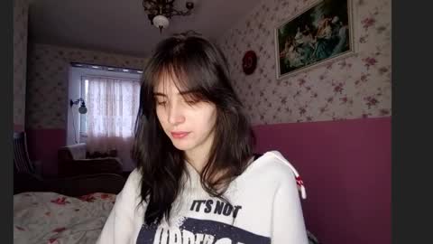 Kira online show from 12-04-25, 07:17