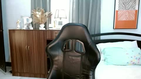 Snapshot of los_bondad chatting on 11-15-25, 08:33 Los online show from 11-15-25, 08:33