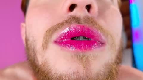 JUAN  JUAN online show from 05-18-26, 10:04