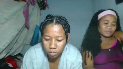 louane98 online show from 03-12-26, 08:04