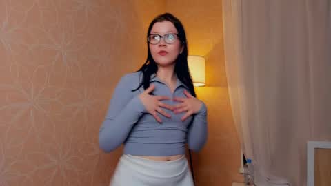 Snapshot of louellamc chatting on 03-02-26, 06:15 Blondel online show from 03-02-26, 06:15