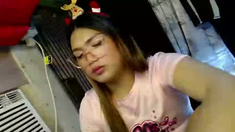 Snapshot of louheart chatting on 12-29-24, 01:49 Sweet online show from 12-29-24, 01:49