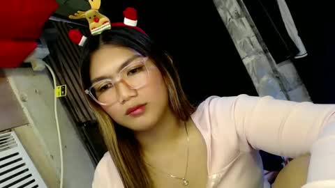 Snapshot of louheart chatting on 12-31-24, 01:26 Sweet online show from 12-31-24, 01:26