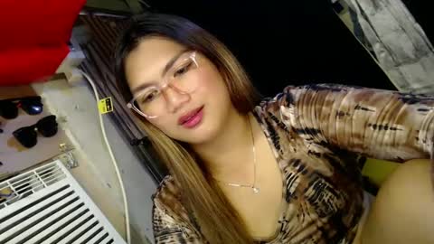 Snapshot of louheart chatting on 01-08-25, 08:16 Sweet online show from 01-08-25, 08:16