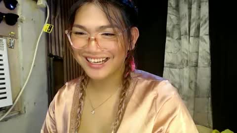 Snapshot of louheart chatting on 01-10-25, 04:20 Sweet online show from 01-10-25, 04:20