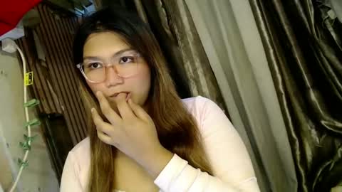 Snapshot of louheart chatting on 02-09-25, 03:01 Sweet online show from 02-09-25, 03:01