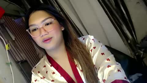 Snapshot of louheart chatting on 03-10-25, 09:32 Sweet online show from 03-10-25, 09:32