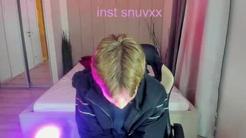 Snapshot of louie_evans chatting on 09-28-25, 03:45 louie_evans online show from 09-28-25, 03:45