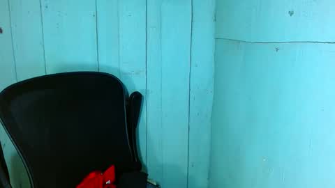 Snapshot of louie_sexy chatting on 05-23-26, 04:07 Cathy online show from 05-23-26, 04:07