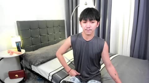 Snapshot of louieismy_name chatting on 03-09-25, 12:31 ignot ursh online show from 03-09-25, 12:31