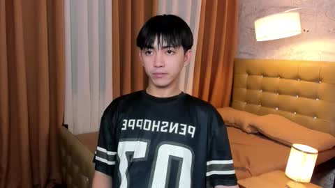 Snapshot of louieismy_name chatting on 10-25-25, 02:52 ignot ursh online show from 10-25-25, 02:52