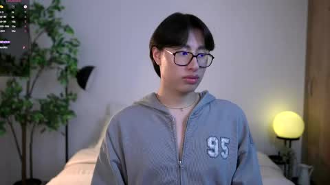 Louis online show from 04-19-26, 12:22