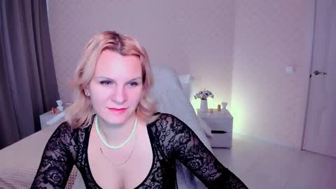 Snapshot of louisa_bay chatting on 12-19-24, 08:13 Louisa online show from 12-19-24, 08:13