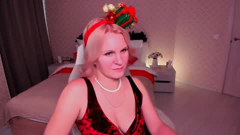 Snapshot of louisa_bay chatting on 12-28-24, 10:58 Louisa online show from 12-28-24, 10:58