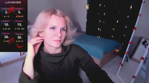 Snapshot of louisa_bay chatting on 01-10-25, 09:02 Louisa online show from 01-10-25, 09:02