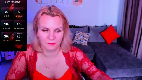 Snapshot of louisa_bay chatting on 01-17-25, 11:06 Louisa online show from 01-17-25, 11:06