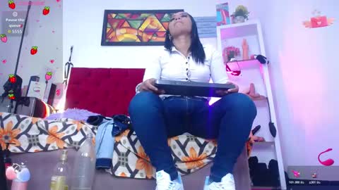  LouIse  online show from 11-23-25, 01:44