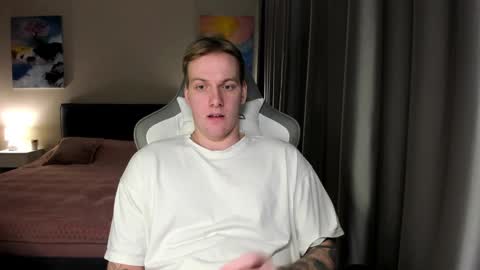 Snapshot of louisjafferson chatting on 12-30-24, 09:08 Louis online show from 12-30-24, 09:08