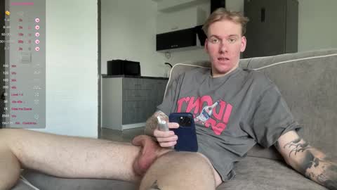 Snapshot of louisjafferson chatting on 09-09-25, 11:10 Louis online show from 09-09-25, 11:10