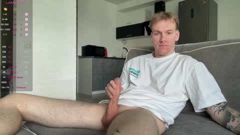 Snapshot of louisjafferson chatting on 09-15-25, 11:32 Louis online show from 09-15-25, 11:32